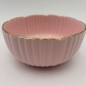 Milano Home Pink Ribbed Scalloped Ceramic Bowl Gold Rim 6 Inch Dishwasher Safe